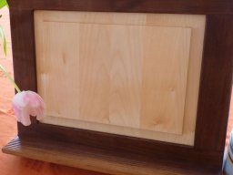 Buchstütze Nußbaum Ahorn